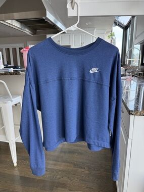 Nike Navy Blue Long-Sleeve Cropped Crewneck Light Sweatshirt size Large nwot